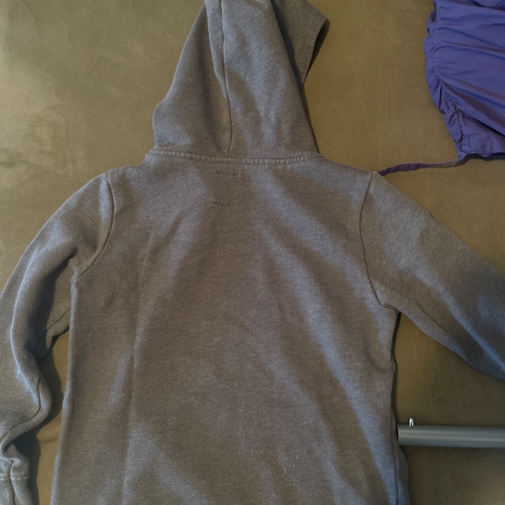 Gap Pullover - Picture 2 of 2